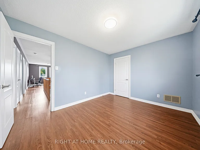29 Sunforest Dr — Photo 37