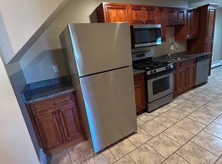 93 Glen St #1, Somerville, MA 02145