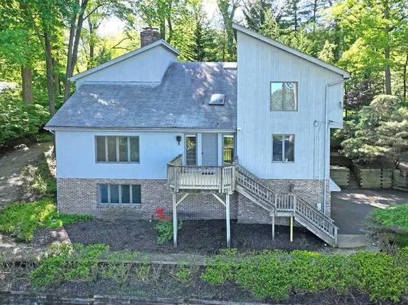 9 Ellis Ln, Woodcliff Lake, NJ 07677