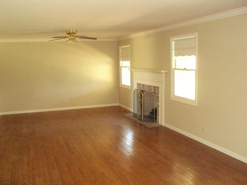 2nd image of 7825 E Oak St