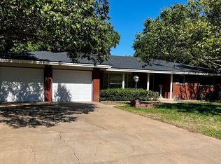 3004 W 19th St, Plainview, TX 79072