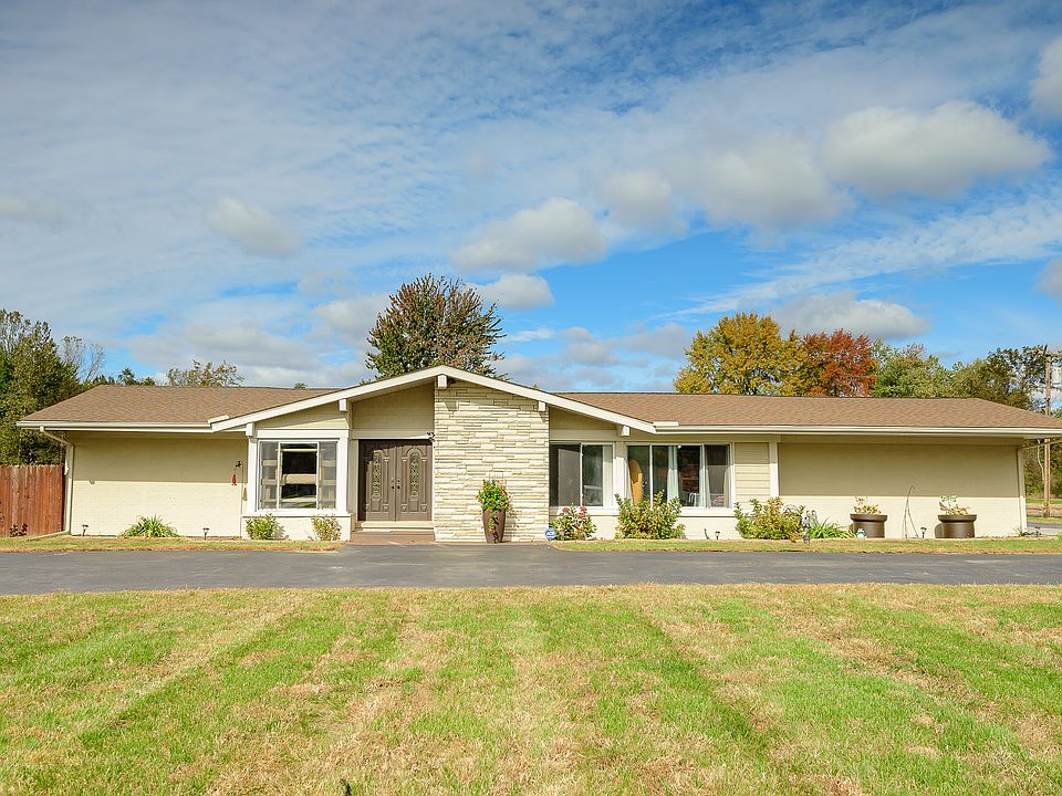 1st image of 6400 Oakville Waltz
