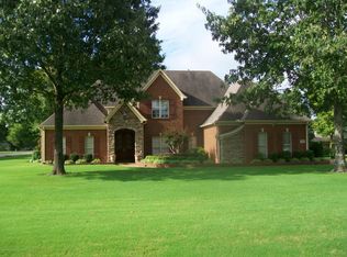 8561 Whites Crossing Dr, Olive Branch, MS 38654