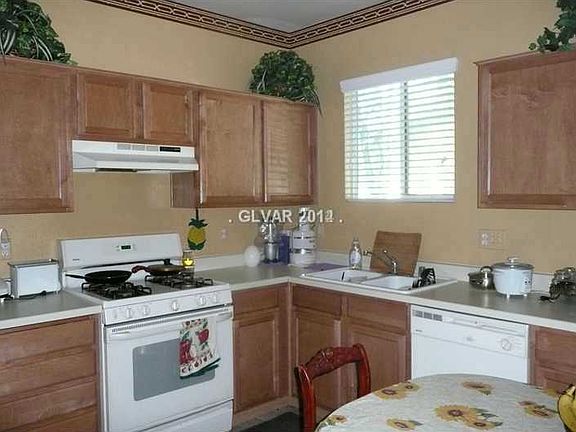 4th image of 3828 Squirrel St