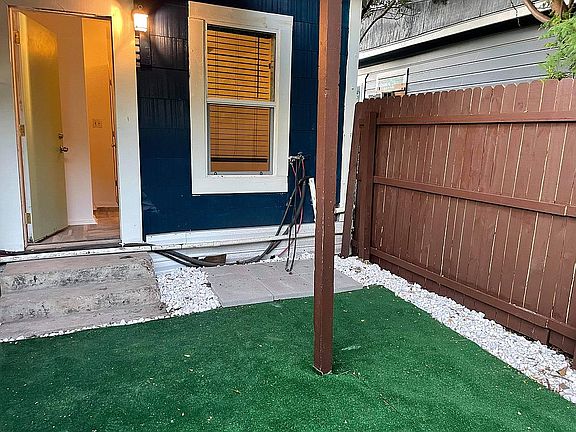4th image of 1250 W Winnipeg Ave
