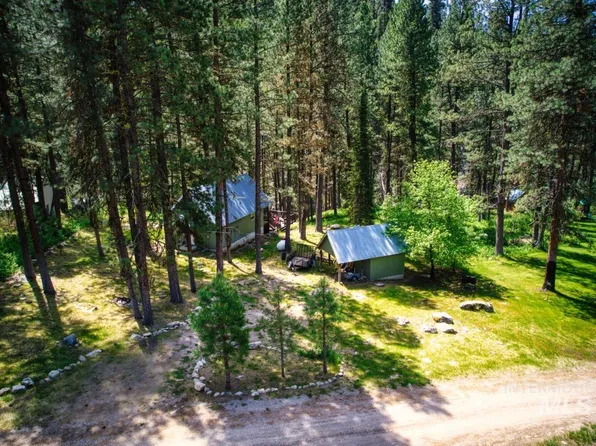 25 Lewis Dr, Lowman, ID 83637