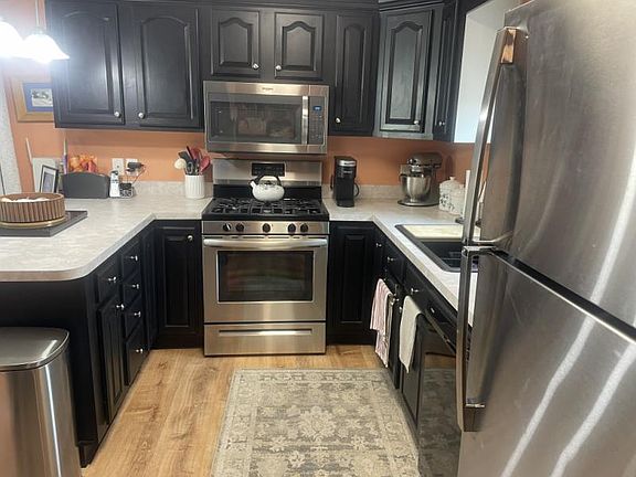 3rd image of 534 Hampton Lake Dr