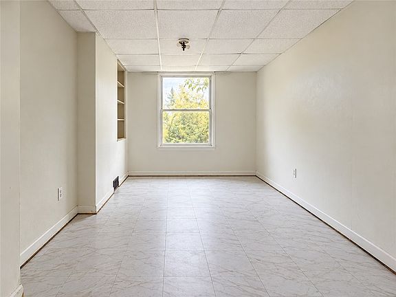 5th image of 1023 Sherman Ave