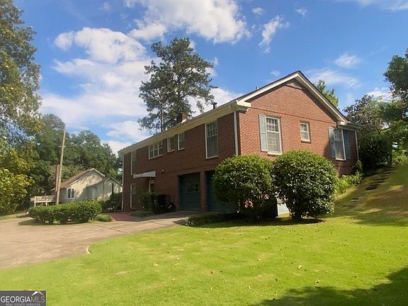 5th image of 123 Hillcrest Rd