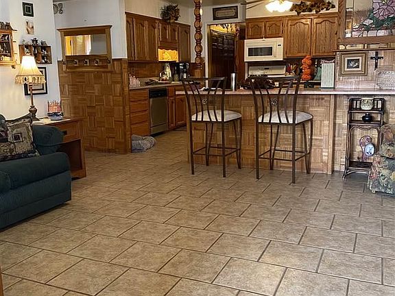 5th image of 612 N Sage Ave