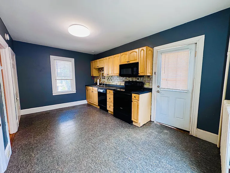 161 Essex St #1 — Photo 7