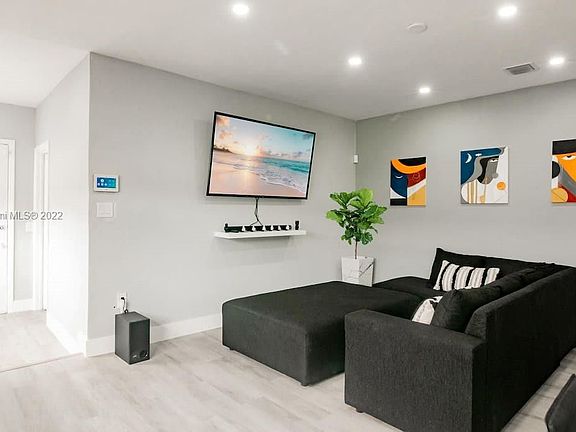 4th image of 510 SW 7th Ave #510