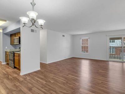 520 Shorely Dr APT 201, Barrington, IL, 60010