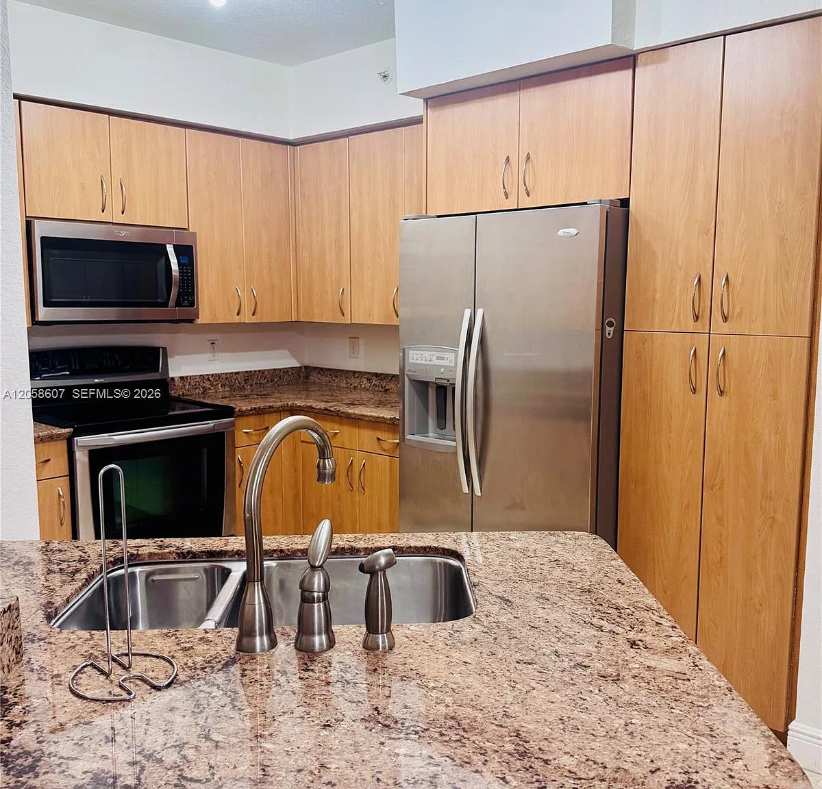 Radius Condo — Photo 4