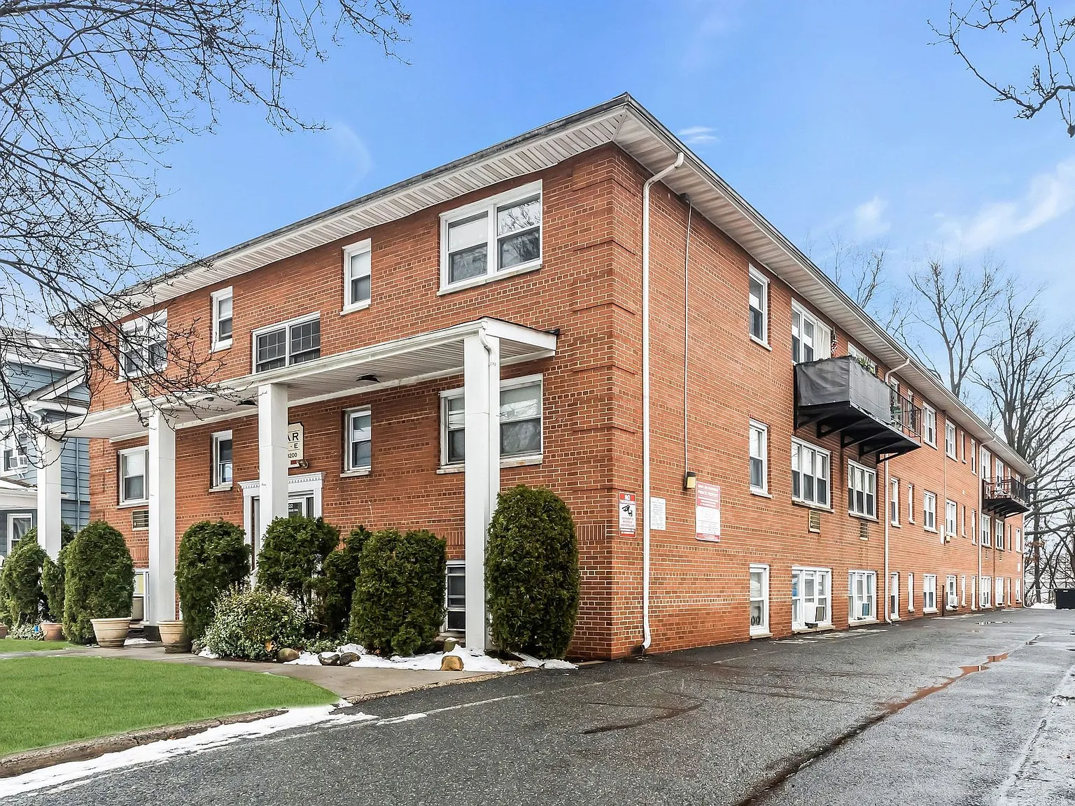Briar Lane Apartments — Photo 3