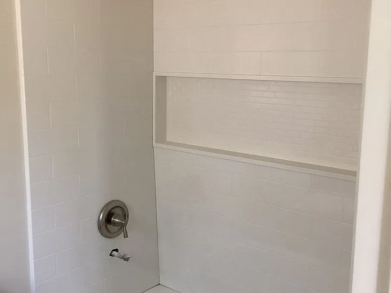 219 S G St — Photo 8