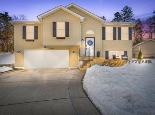 506 Glenmeadows Ct, Imperial, MO 63052