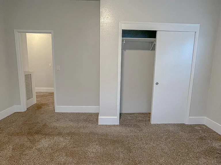 709 N I St #11 — Photo 17