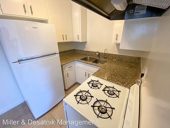 4th image of 3729 Westwood Blvd #18