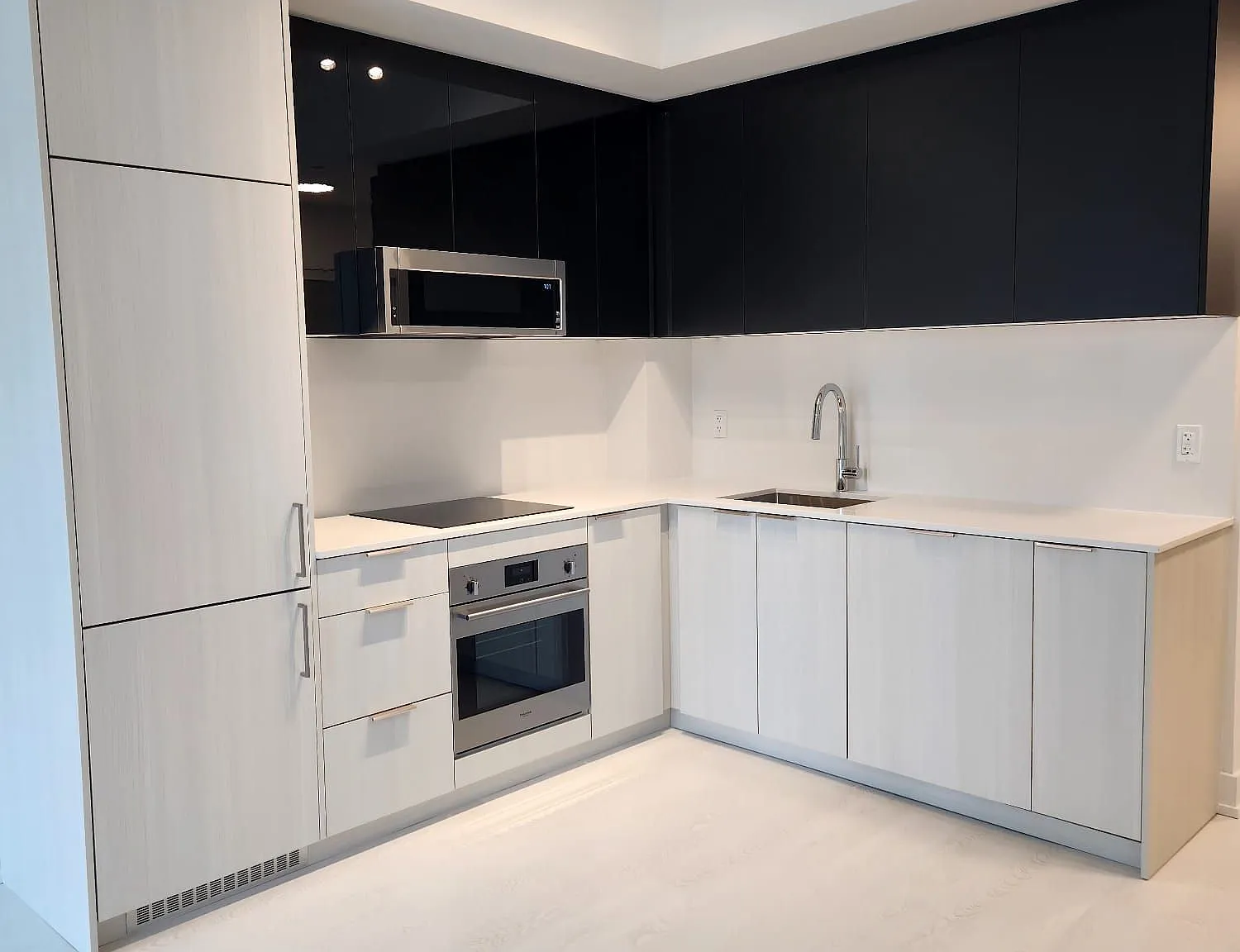 JAC Condos — Photo 2