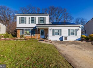 49 Sunset Dr, Clementon, NJ 08021