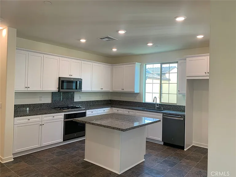2297 Strawberry Ct — Photo 2