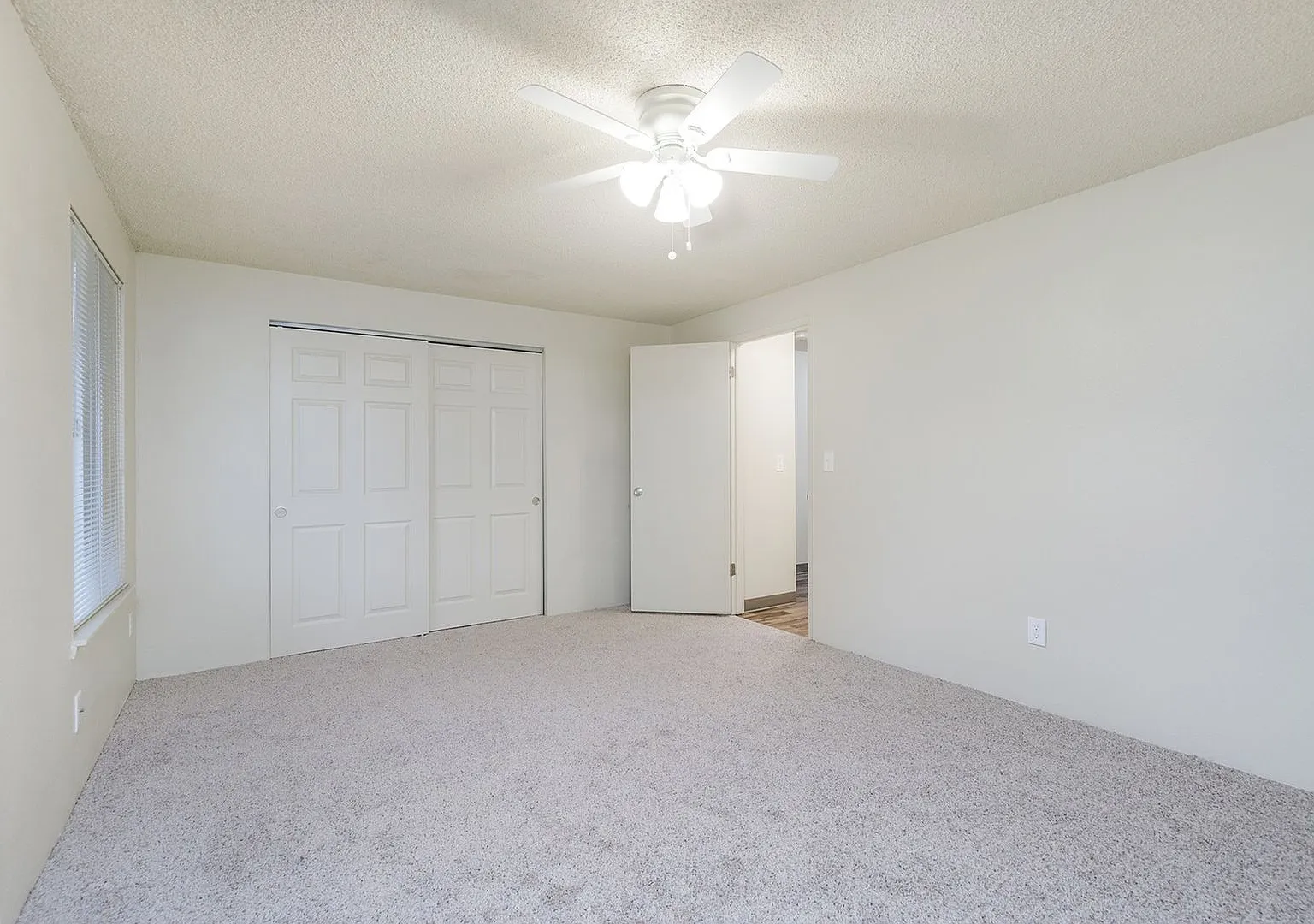 25 Unit Apartment Complex | Mini-Split AC In All Units | On-Site Laundry | Washer And Dryer Hook-... — Photo 4