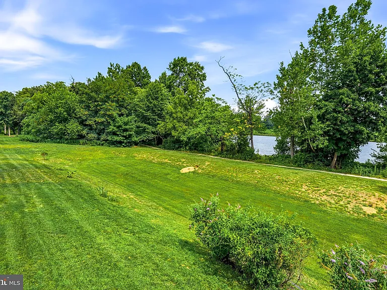 53 Overlook Dr — Photo 58