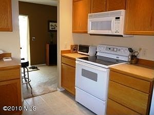 4th image of 324 S Mary Ln