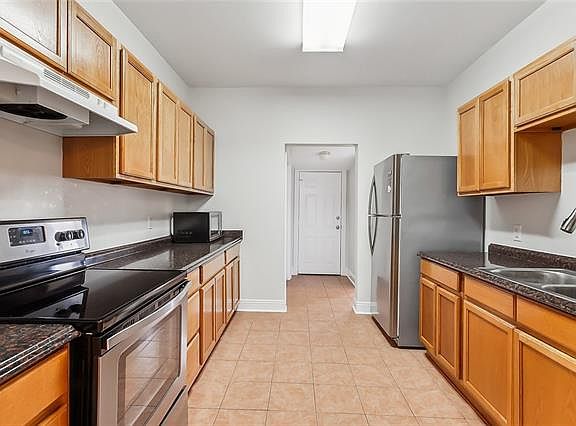 5th image of 4139 Clara St
