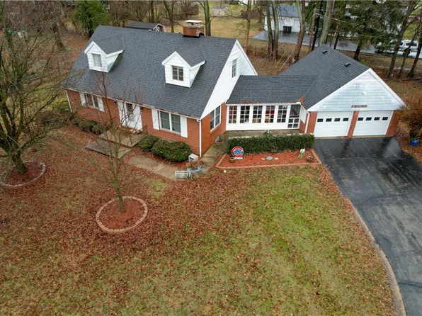 302 Fletcher Dr, Danville, IL 61832