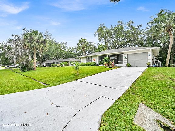 3rd image of 932 Starflower Ave