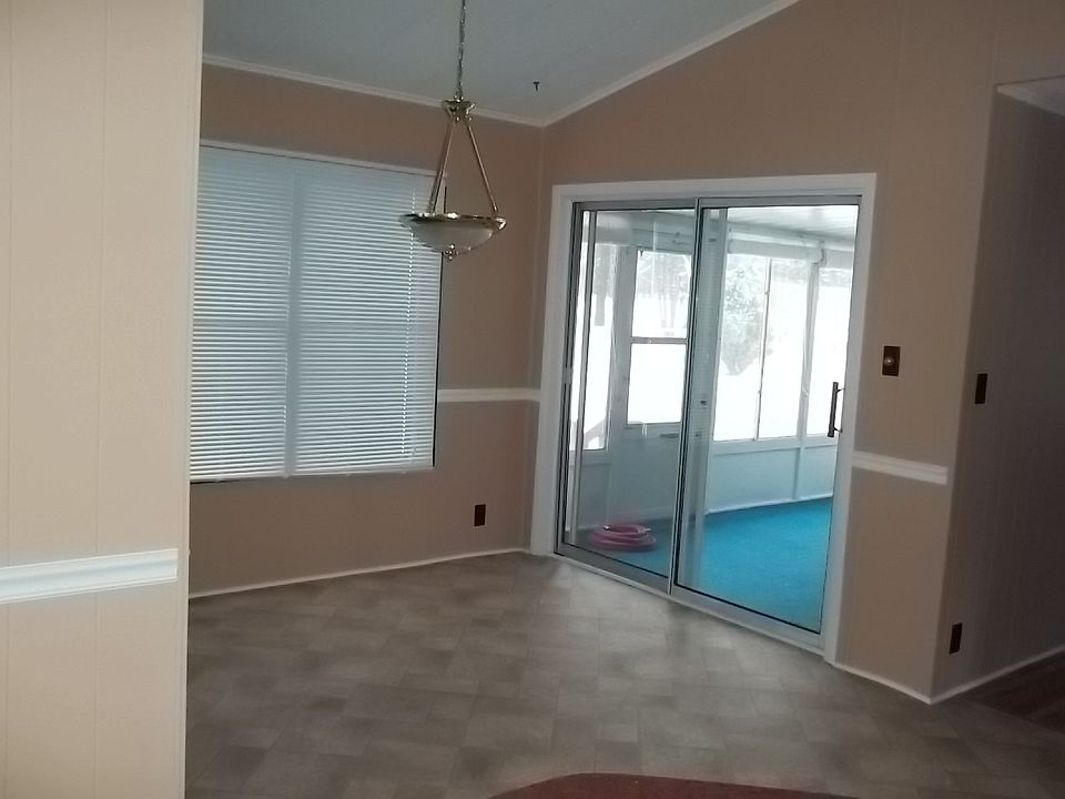 2nd image of 6225 Queens Way