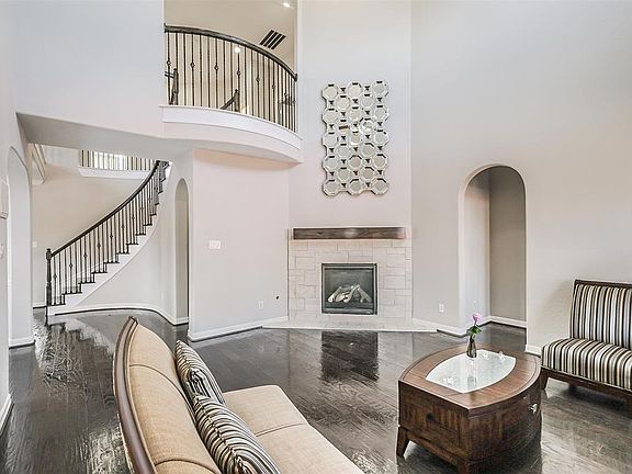 5th image of 11810 Supremo St