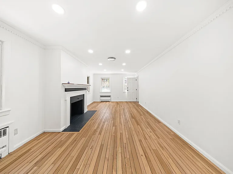 493 Beverly Rd #1 — Photo 7