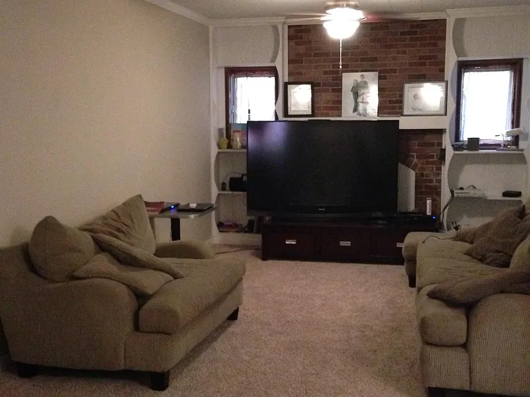 102 W Sherman St — Photo 8
