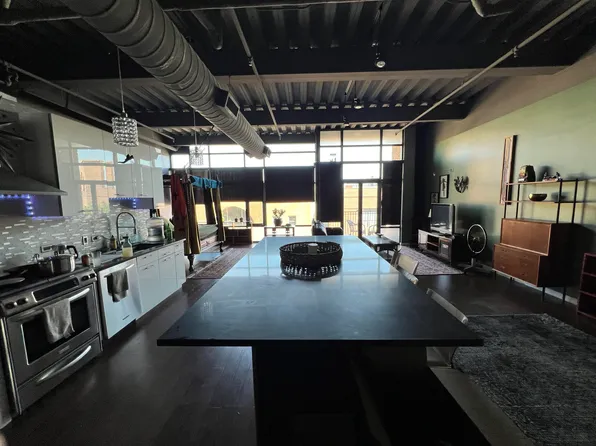 100 Gold Ave SW APT 303, Albuquerque, NM 87102