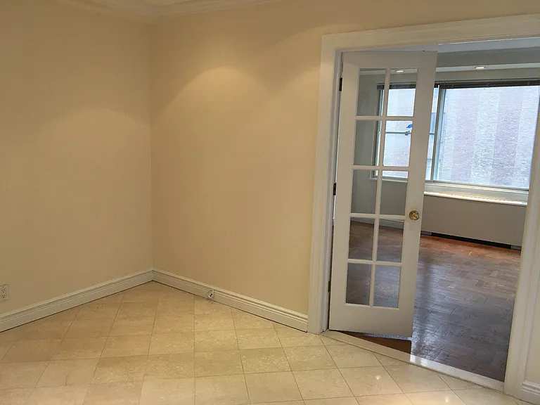 60 W 57th St #18D — Photo 2
