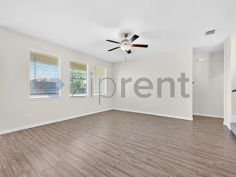 2130 Clarion Dr — Photo 14