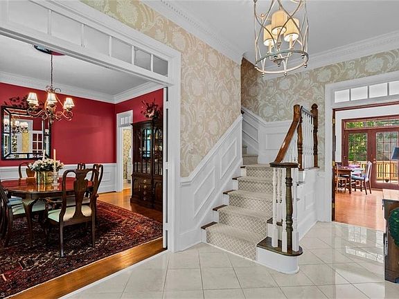 3rd image of 3811 Meredith Dr