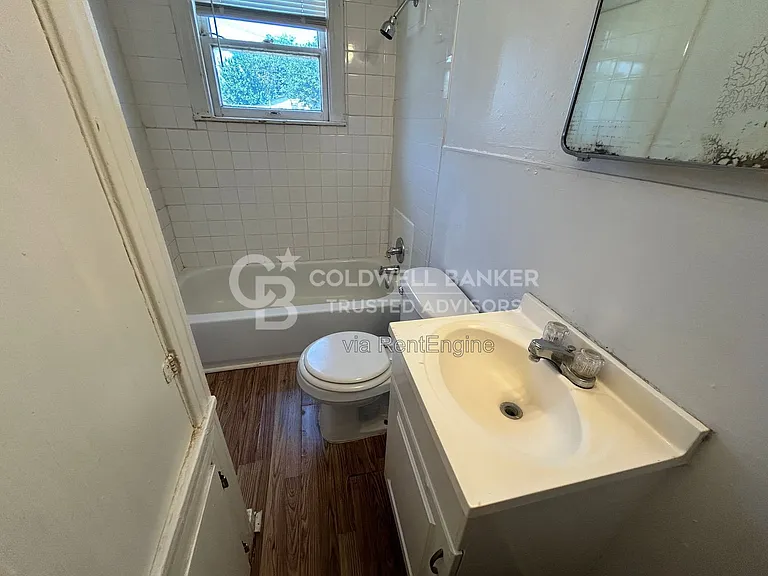 114 Avenue V — Photo 7