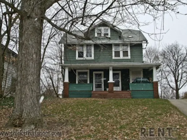 150 & 152 S Maple St, Akron, OH 44302
