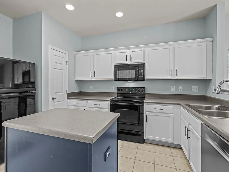 2713 Wyntercrest Ln — Photo 9
