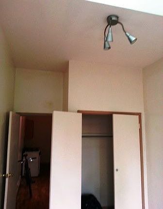 Bedroom w/ large closet