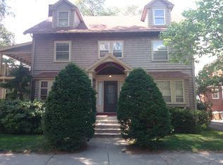 186 Pleasant St, Brookline, MA 02446