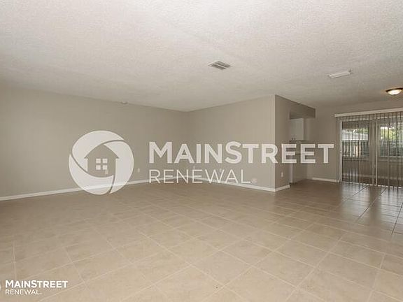 4th image of 900 Beaverdale Ln