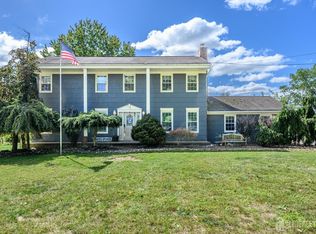 6 Emery Dr, Whitehouse Station, NJ 08889