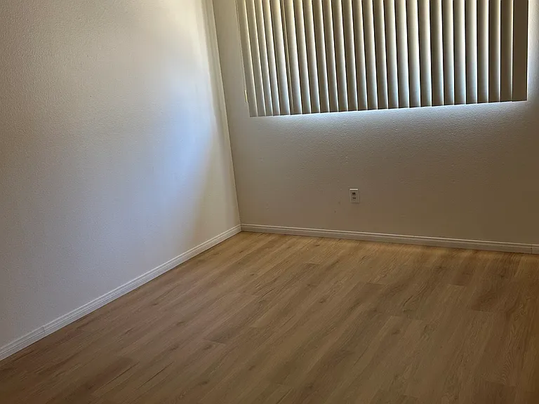 325 E 2nd St #325 — Photo 12