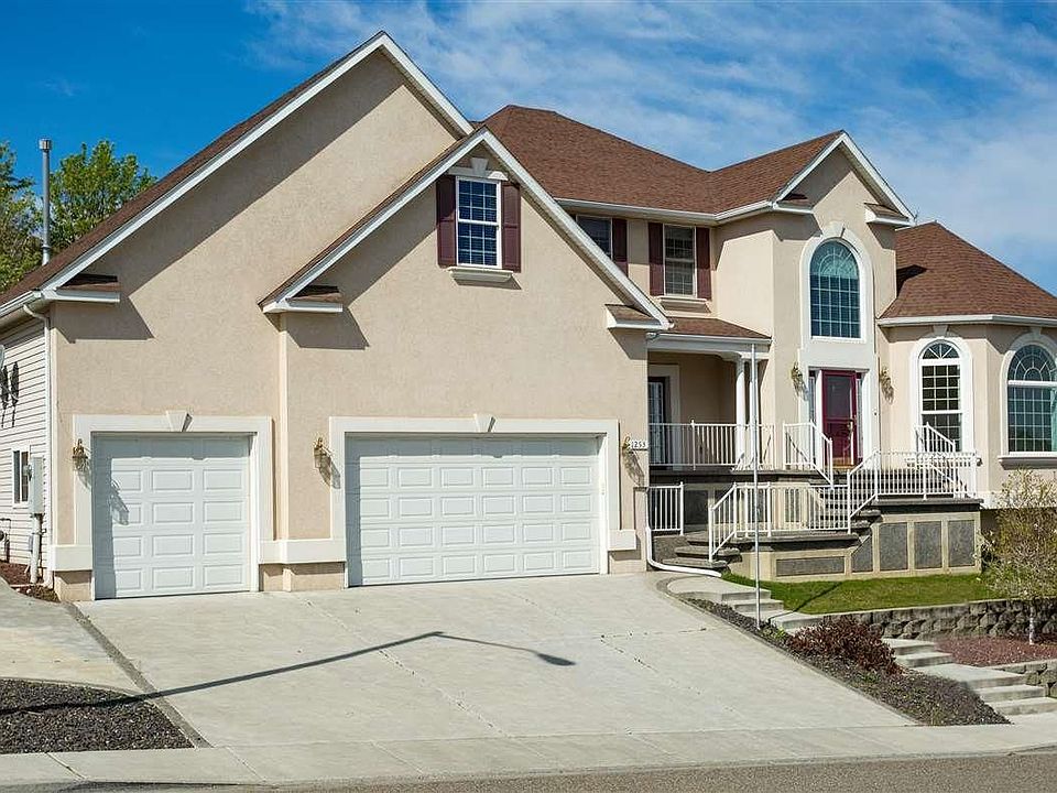 1st image of 1253 Llandwood Ave