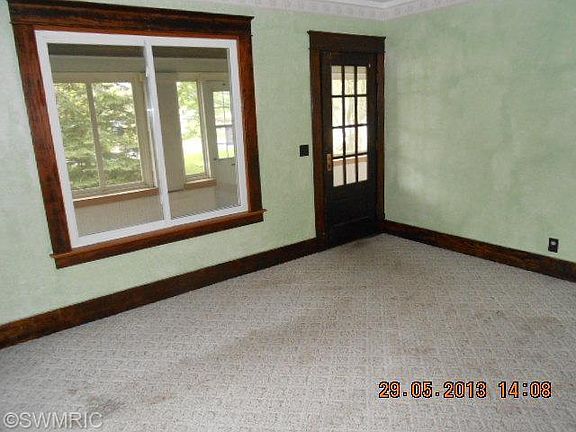 5th image of 11690 S Walnut Ave